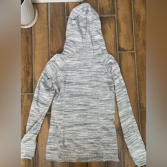 Lululemon Longsleeve Gray and White Sweatshirt - Picture 3 of 4